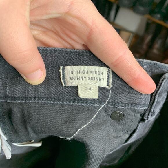 Madewell 9” High Riser Skinny Skinny Jean Black Wash Raw Hem Denim Size 24 - Picture 8 of 9
